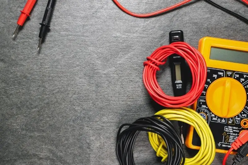Quando chamar um eletricista profissional