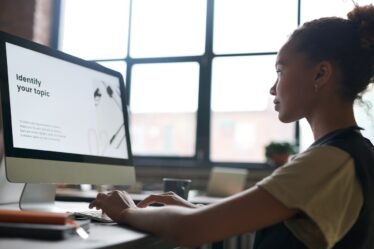 Como conseguir descontos em uma pós-graduação EAD